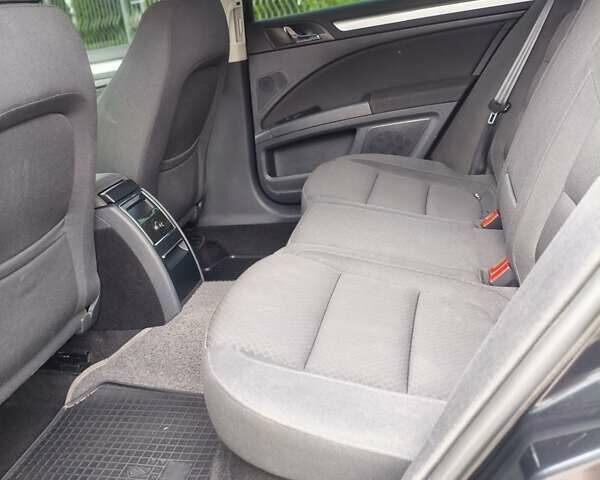 Черный Шкода Суперб, объемом двигателя 1.8 л и пробегом 227 тыс. км за 9999 $, фото 11 на Automoto.ua