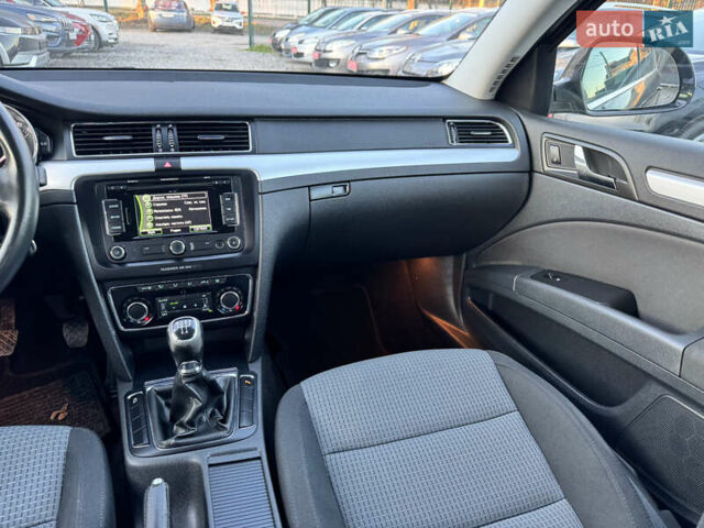 Черный Шкода Суперб, объемом двигателя 1.6 л и пробегом 220 тыс. км за 10600 $, фото 14 на Automoto.ua