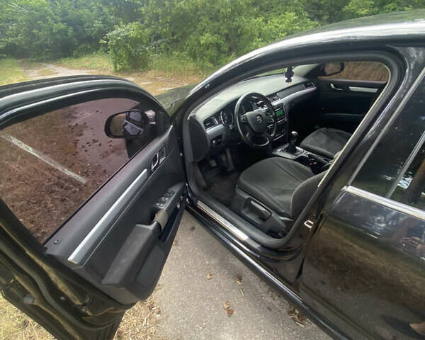 Черный Шкода Суперб, объемом двигателя 1.8 л и пробегом 165 тыс. км за 12000 $, фото 7 на Automoto.ua