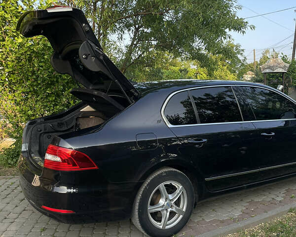 Чорний Шкода Суперб, об'ємом двигуна 1.97 л та пробігом 250 тис. км за 12200 $, фото 9 на Automoto.ua