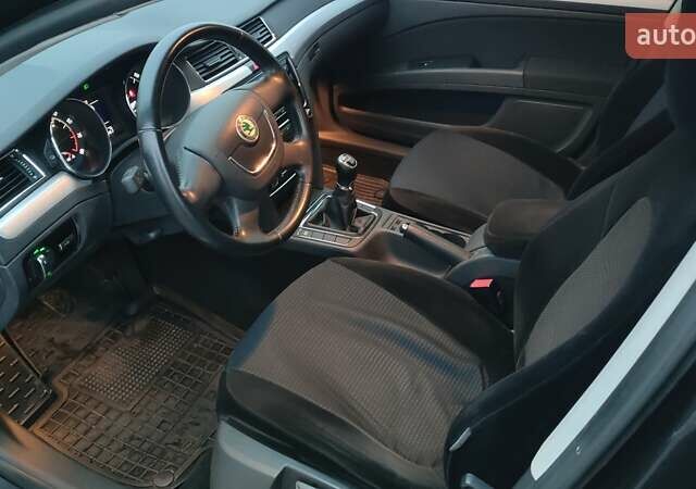 Черный Шкода Суперб, объемом двигателя 1.8 л и пробегом 149 тыс. км за 12000 $, фото 16 на Automoto.ua