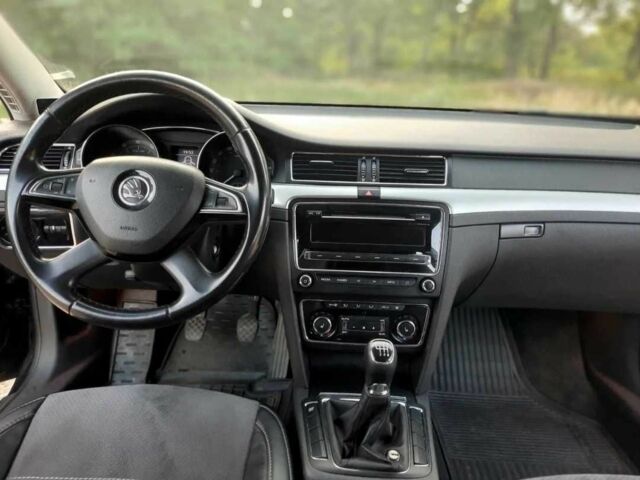 Черный Шкода Суперб, объемом двигателя 1.8 л и пробегом 185 тыс. км за 9500 $, фото 1 на Automoto.ua