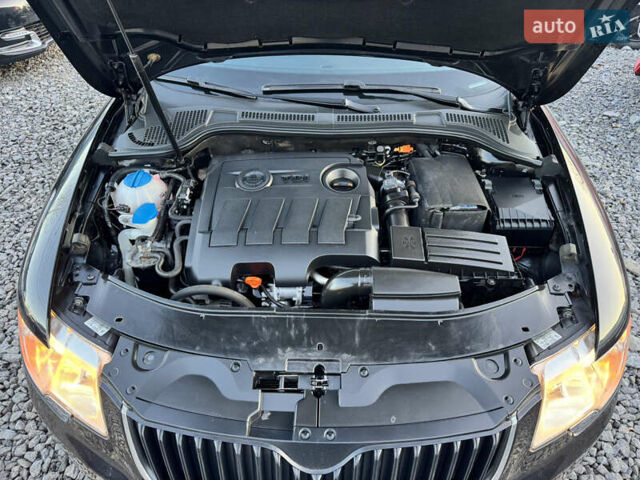 Черный Шкода Суперб, объемом двигателя 1.6 л и пробегом 220 тыс. км за 10600 $, фото 18 на Automoto.ua