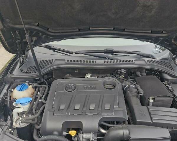 Чорний Шкода Суперб, об'ємом двигуна 1.97 л та пробігом 259 тис. км за 12700 $, фото 24 на Automoto.ua