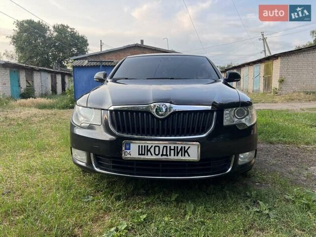 Шкода Суперб 2013 в Синельниковом на Automoto.ua Черный Шкода Суперб, объемом двигателя 2 л и пробегом 400 тыс. км за 11999 $, фото 10 на Automoto.ua