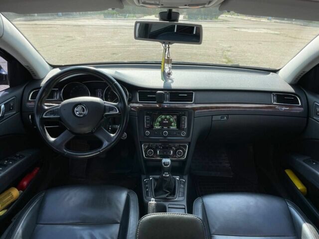 Черный Шкода Суперб, объемом двигателя 1.6 л и пробегом 250 тыс. км за 11000 $, фото 6 на Automoto.ua