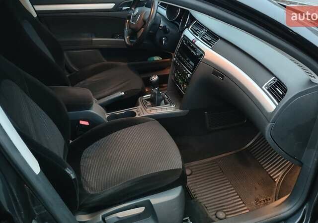 Черный Шкода Суперб, объемом двигателя 1.8 л и пробегом 149 тыс. км за 12000 $, фото 17 на Automoto.ua