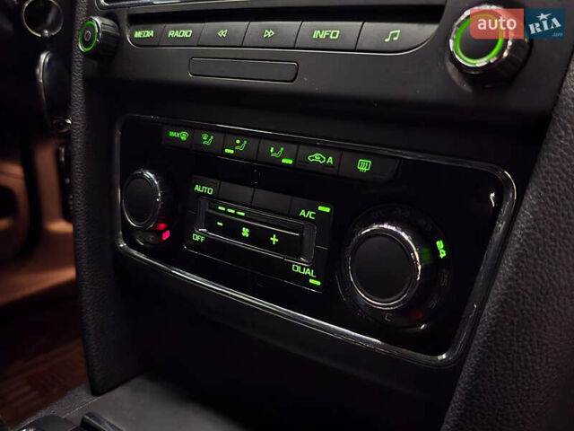 Черный Шкода Суперб, объемом двигателя 1.8 л и пробегом 253 тыс. км за 10799 $, фото 19 на Automoto.ua