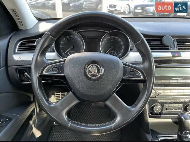 Черный Шкода Суперб, объемом двигателя 2 л и пробегом 299 тыс. км за 11300 $, фото 5 на Automoto.ua