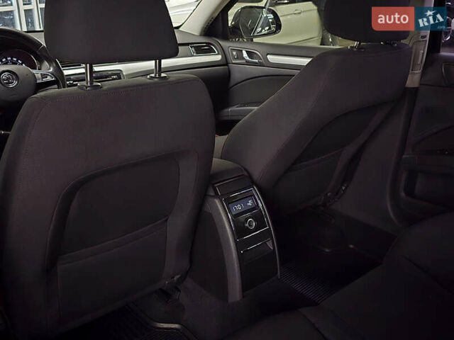 Черный Шкода Суперб, объемом двигателя 1.8 л и пробегом 253 тыс. км за 10799 $, фото 12 на Automoto.ua