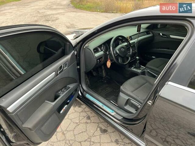 Чорний Шкода Суперб, об'ємом двигуна 2 л та пробігом 351 тис. км за 12800 $, фото 16 на Automoto.ua
