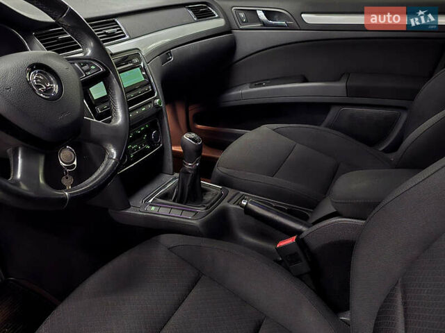 Черный Шкода Суперб, объемом двигателя 1.8 л и пробегом 253 тыс. км за 10799 $, фото 9 на Automoto.ua