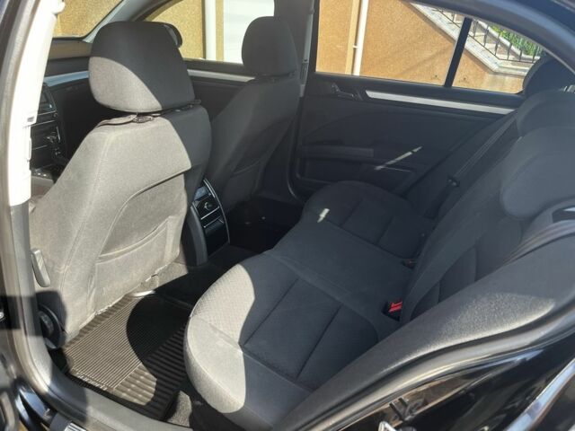 Черный Шкода Суперб, объемом двигателя 2 л и пробегом 299 тыс. км за 11300 $, фото 5 на Automoto.ua