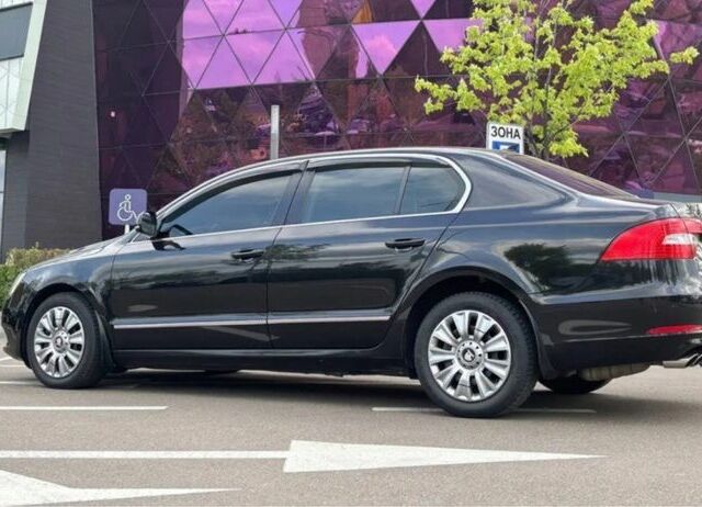 Черный Шкода Суперб, объемом двигателя 2 л и пробегом 299 тыс. км за 11300 $, фото 1 на Automoto.ua