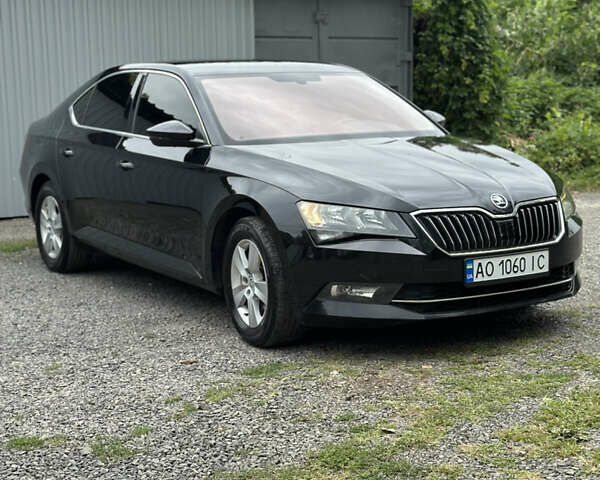 Черный Шкода Суперб, объемом двигателя 1.97 л и пробегом 228 тыс. км за 16000 $, фото 2 на Automoto.ua