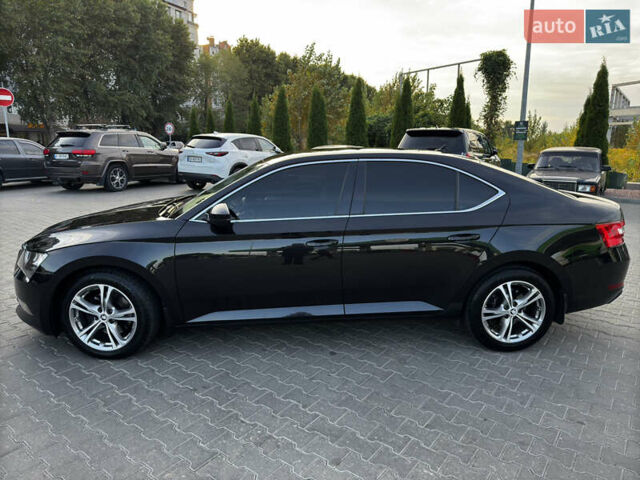 Черный Шкода Суперб, объемом двигателя 2 л и пробегом 260 тыс. км за 16500 $, фото 1 на Automoto.ua