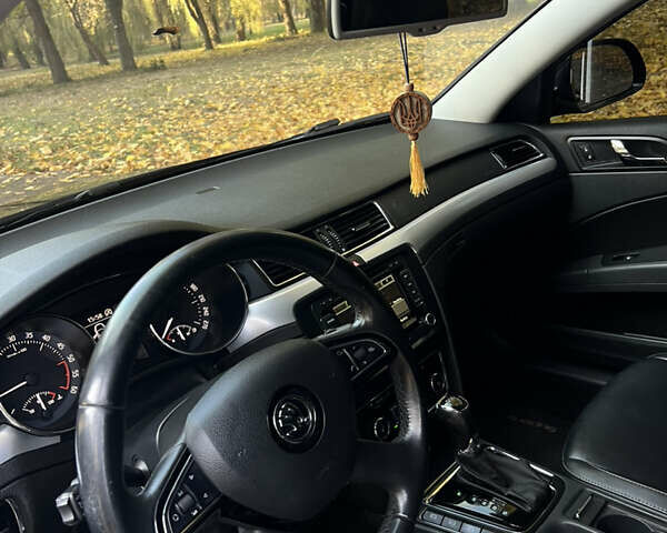 Чорний Шкода Суперб, об'ємом двигуна 2 л та пробігом 283 тис. км за 15499 $, фото 12 на Automoto.ua