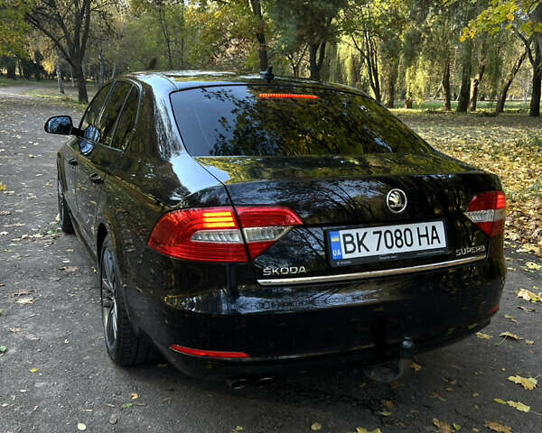 Чорний Шкода Суперб, об'ємом двигуна 2 л та пробігом 283 тис. км за 15499 $, фото 4 на Automoto.ua