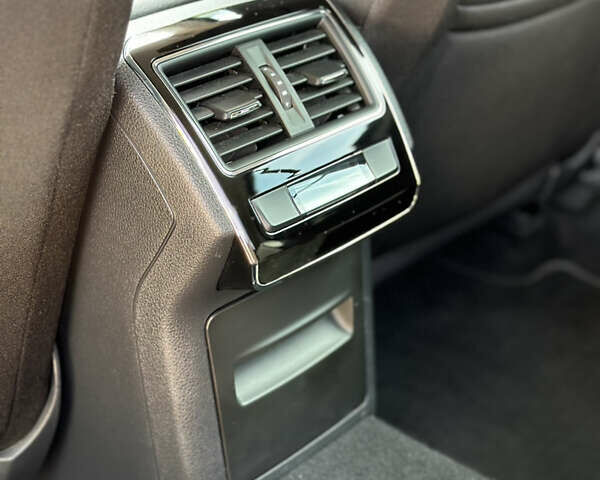 Черный Шкода Суперб, объемом двигателя 1.97 л и пробегом 228 тыс. км за 16000 $, фото 10 на Automoto.ua