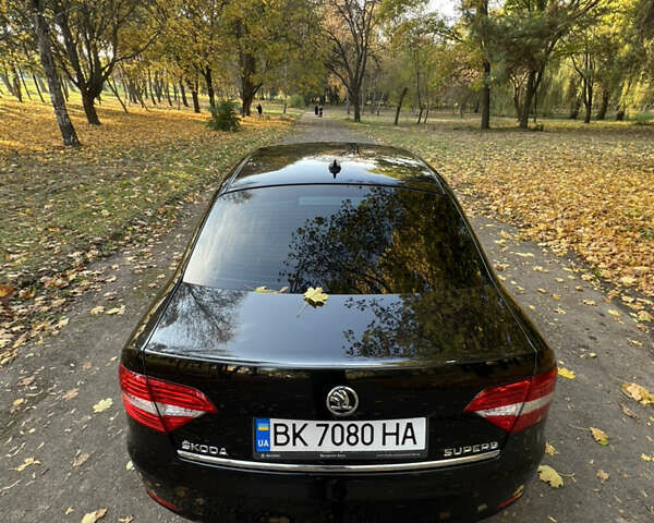 Чорний Шкода Суперб, об'ємом двигуна 2 л та пробігом 283 тис. км за 15499 $, фото 5 на Automoto.ua