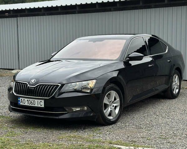 Черный Шкода Суперб, объемом двигателя 1.97 л и пробегом 228 тыс. км за 16000 $, фото 3 на Automoto.ua