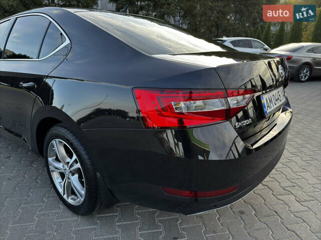 Черный Шкода Суперб, объемом двигателя 2 л и пробегом 260 тыс. км за 16500 $, фото 3 на Automoto.ua
