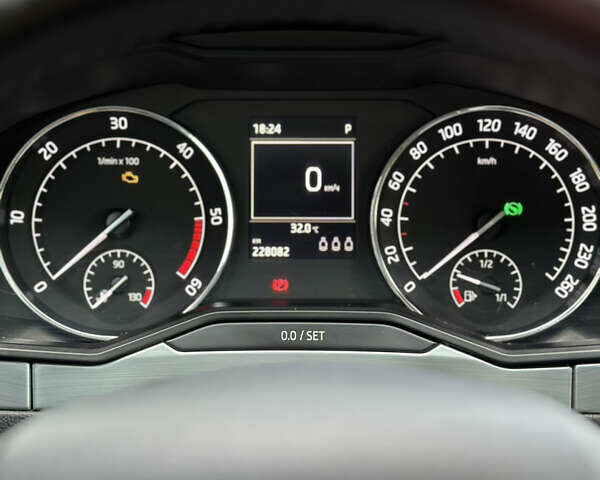 Черный Шкода Суперб, объемом двигателя 1.97 л и пробегом 228 тыс. км за 16000 $, фото 13 на Automoto.ua