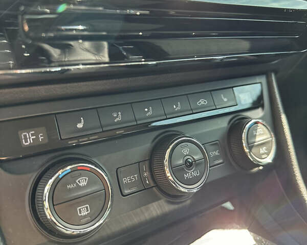 Черный Шкода Суперб, объемом двигателя 1.97 л и пробегом 228 тыс. км за 16000 $, фото 12 на Automoto.ua