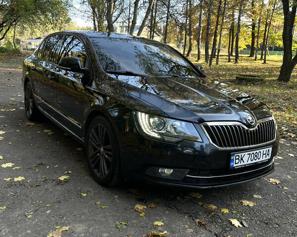 Чорний Шкода Суперб, об'ємом двигуна 2 л та пробігом 283 тис. км за 15499 $, фото 2 на Automoto.ua