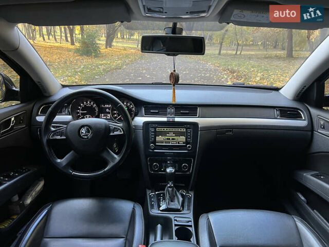 Чорний Шкода Суперб, об'ємом двигуна 2 л та пробігом 283 тис. км за 15499 $, фото 14 на Automoto.ua