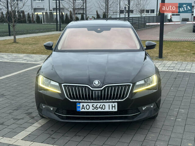 Черный Шкода Суперб, объемом двигателя 2 л и пробегом 246 тыс. км за 18500 $, фото 3 на Automoto.ua