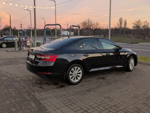 Черный Шкода Суперб, объемом двигателя 1.6 л и пробегом 244 тыс. км за 12500 $, фото 1 на Automoto.ua