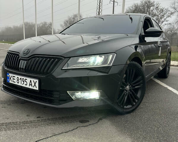 Черный Шкода Суперб, объемом двигателя 1.6 л и пробегом 229 тыс. км за 13999 $, фото 4 на Automoto.ua