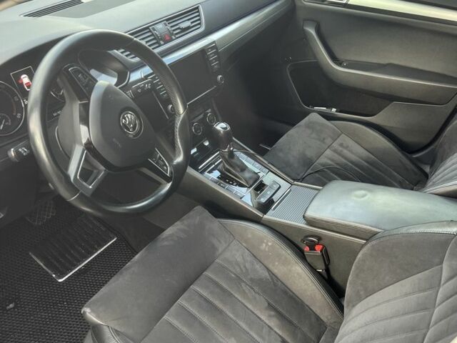 Шкода Суперб 2016 у Львові на Automoto.ua Чорний Шкода Суперб, об'ємом двигуна 2 л та пробігом 280 тис. км за 17500 $, фото 8 на Automoto.ua