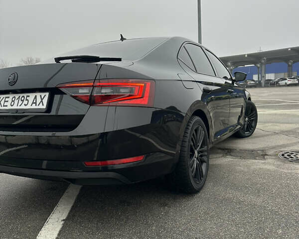 Черный Шкода Суперб, объемом двигателя 1.6 л и пробегом 229 тыс. км за 13999 $, фото 6 на Automoto.ua