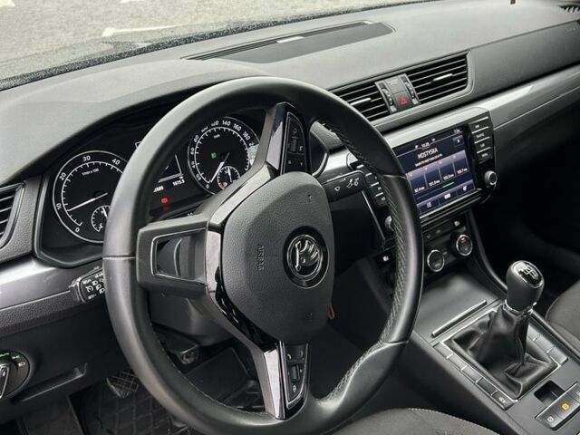 Черный Шкода Суперб, объемом двигателя 1.6 л и пробегом 202 тыс. км за 15200 $, фото 6 на Automoto.ua