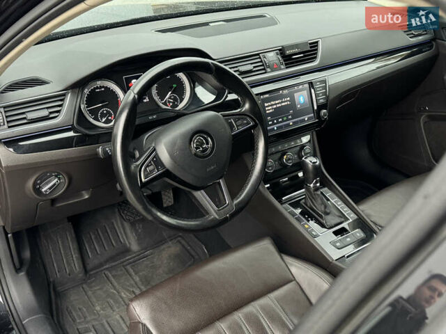 Шкода Суперб 2016 у Мукачеве на Automoto.ua Чорний Шкода Суперб, об'ємом двигуна 2 л та пробігом 240 тис. км за 18900 $, фото 17 на Automoto.ua