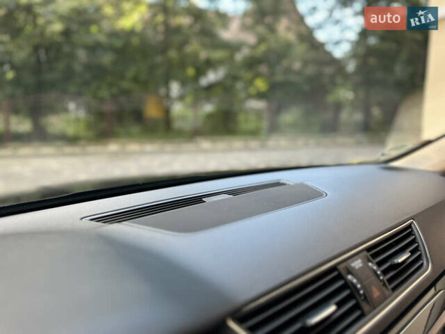 Чорний Шкода Суперб, об'ємом двигуна 2 л та пробігом 237 тис. км за 17299 $, фото 124 на Automoto.ua