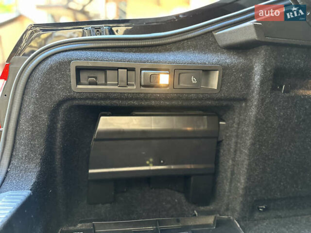 Чорний Шкода Суперб, об'ємом двигуна 2 л та пробігом 237 тис. км за 17299 $, фото 200 на Automoto.ua