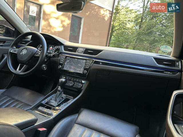 Чорний Шкода Суперб, об'ємом двигуна 2 л та пробігом 237 тис. км за 17299 $, фото 155 на Automoto.ua
