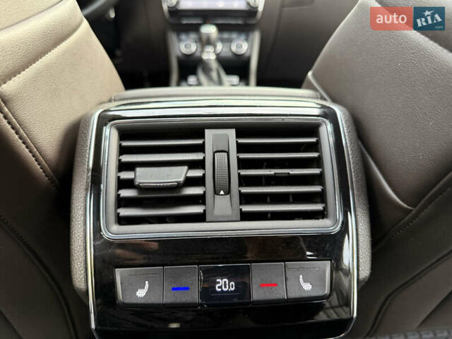 Чорний Шкода Суперб, об'ємом двигуна 2 л та пробігом 208 тис. км за 18399 $, фото 49 на Automoto.ua