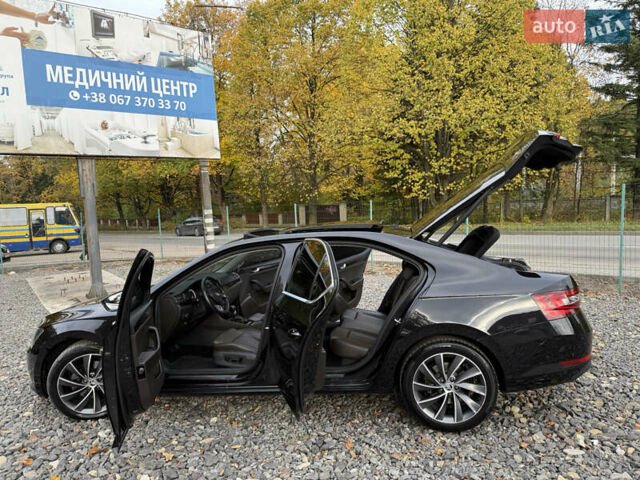 Чорний Шкода Суперб, об'ємом двигуна 2 л та пробігом 208 тис. км за 18399 $, фото 10 на Automoto.ua