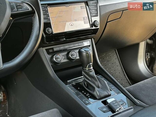 Черный Шкода Суперб, объемом двигателя 2 л и пробегом 242 тыс. км за 18400 $, фото 142 на Automoto.ua