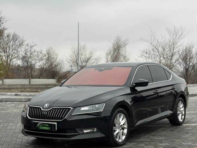 Чорний Шкода Суперб, об'ємом двигуна 2 л та пробігом 258 тис. км за 15950 $, фото 4 на Automoto.ua