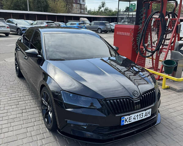 Черный Шкода Суперб, объемом двигателя 1.97 л и пробегом 300 тыс. км за 22500 $, фото 1 на Automoto.ua