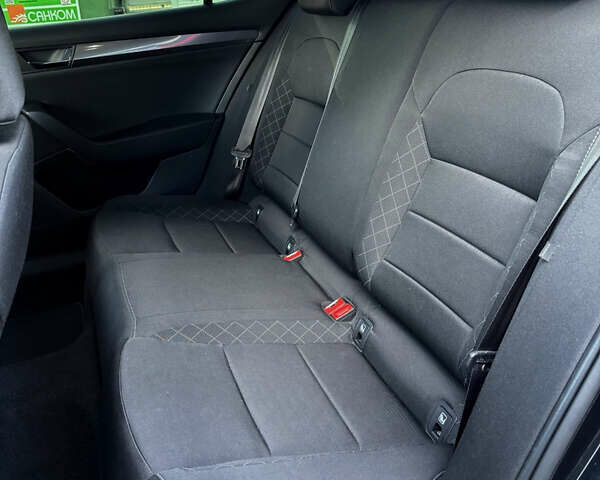 Черный Шкода Суперб, объемом двигателя 1.6 л и пробегом 198 тыс. км за 15990 $, фото 5 на Automoto.ua