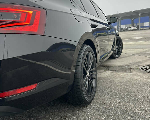 Черный Шкода Суперб, объемом двигателя 1.6 л и пробегом 229 тыс. км за 13999 $, фото 10 на Automoto.ua