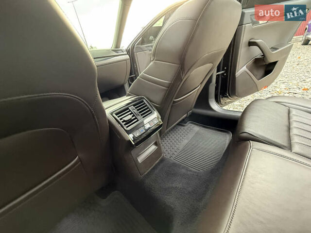 Чорний Шкода Суперб, об'ємом двигуна 2 л та пробігом 208 тис. км за 18399 $, фото 50 на Automoto.ua