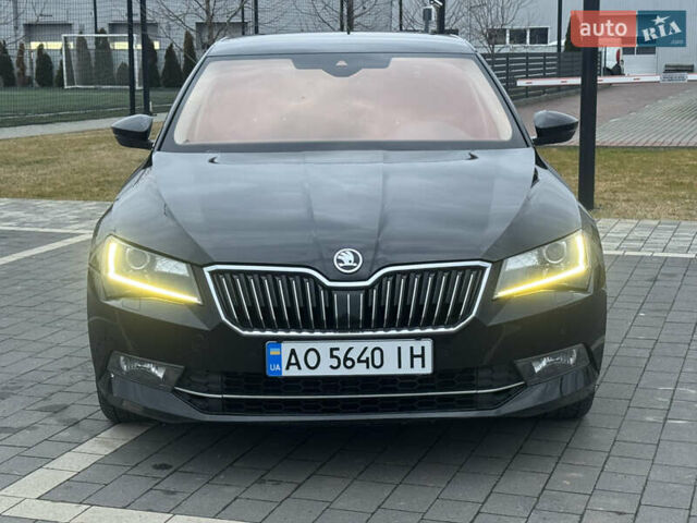 Черный Шкода Суперб, объемом двигателя 2 л и пробегом 246 тыс. км за 18500 $, фото 2 на Automoto.ua