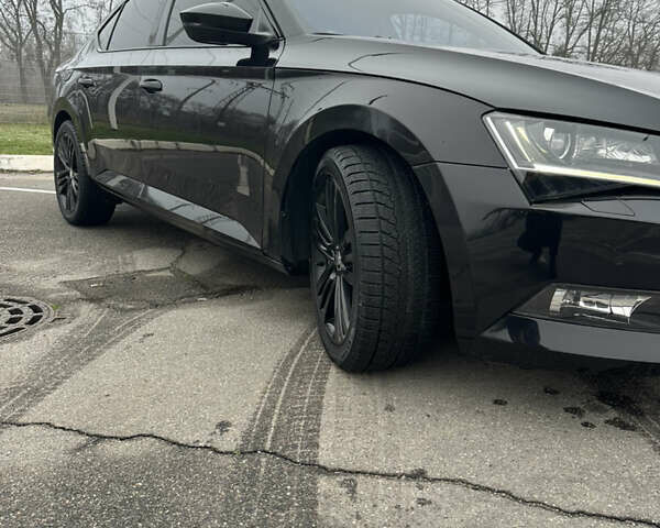 Черный Шкода Суперб, объемом двигателя 1.6 л и пробегом 229 тыс. км за 13999 $, фото 3 на Automoto.ua